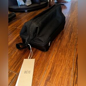 NWT BEIS The Dopp Kit in black